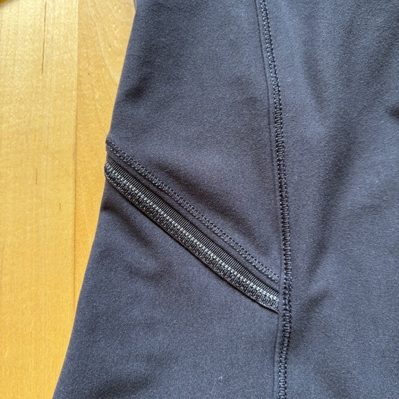 Lululemon Fresh Tracks 1/2 Zip - Black - Size 4 - Picture 3 of 7